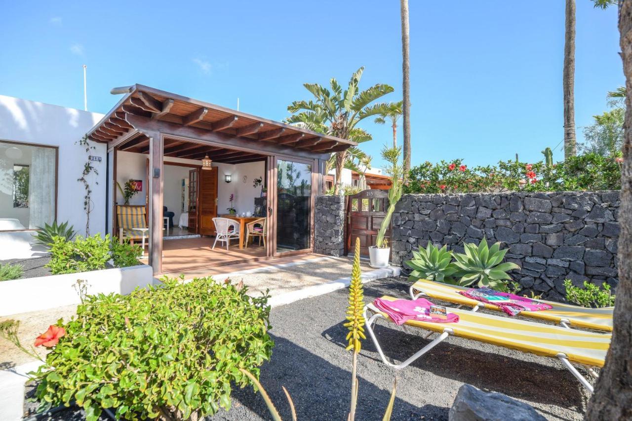 Bungalow Playa Bastian Коста-Тегисе Экстерьер фото